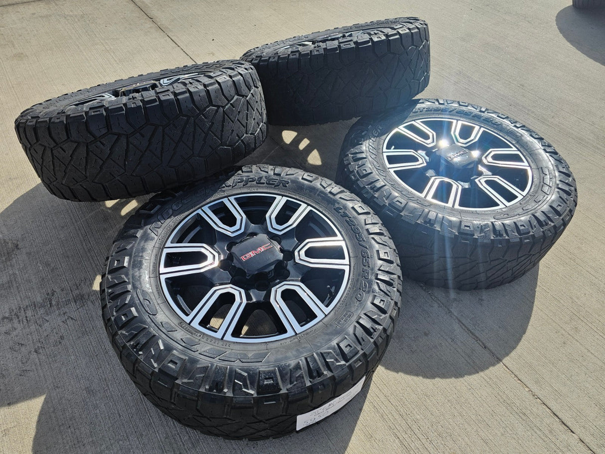 20" GMC Sierra AT4 2500 3500 OEM wheels rims 5950 Silverado NITRO 35" Texas Truck Tire