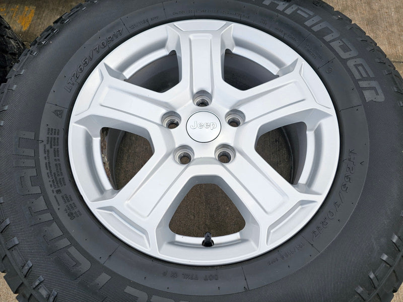 17" Jeep Wrangler Rubicon OEM wheels rims 9216 Gladiator tires A/T Texas Truck Tire
