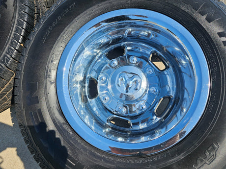 17" Dodge Ram 3500 Dually Laramie 8x200 wheels rims 2703 2704 OEM 2024 2025 NEW Texas Truck Tire