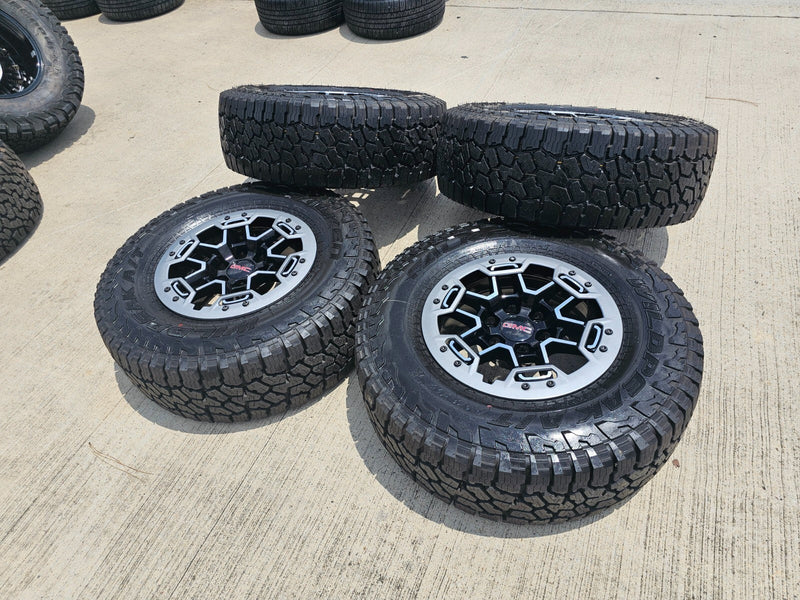 17" GMC Sierra Chevy Silverado OEM Beadlock wheels rims Canyon NEW Texas Truck Tire