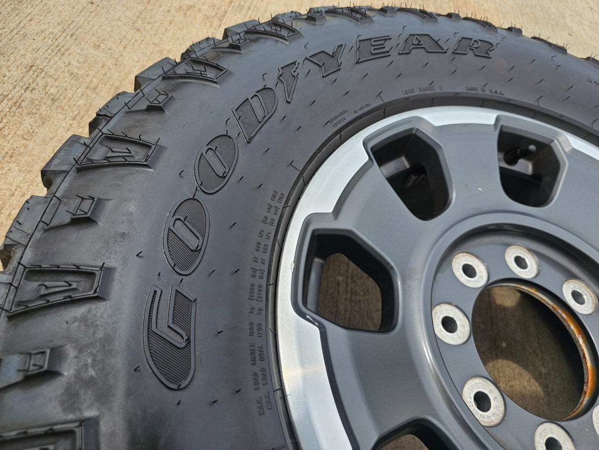 (1) 18" Ford F-250 F-350 OEM TREMOR 10482 rim wheel DURATRAC Spare Texas Truck Tire