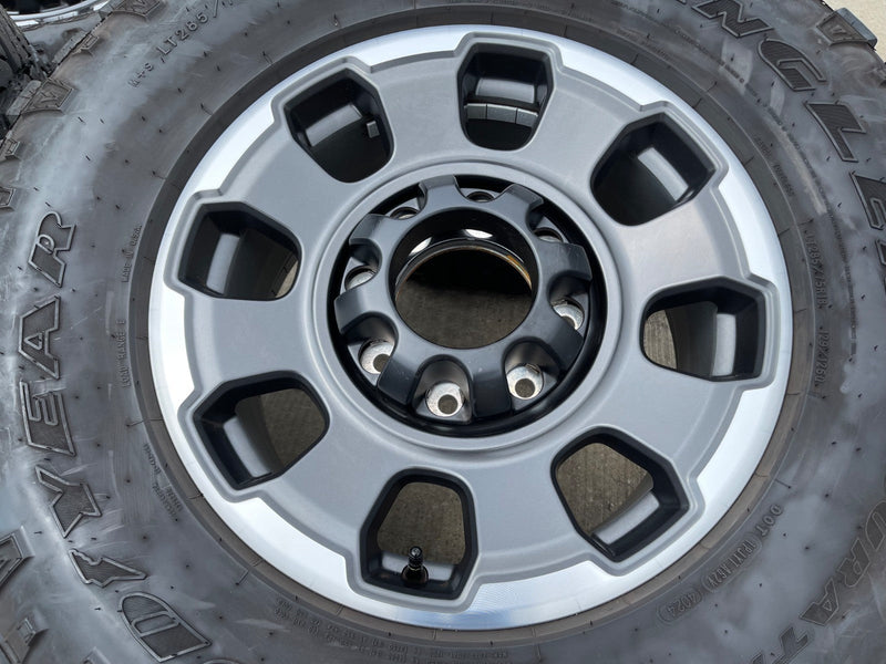 18" Ford F-250 F-350 OEM TREMOR rims wheels 10482 tires DURATRAC R/T 35" Texas Truck Tire