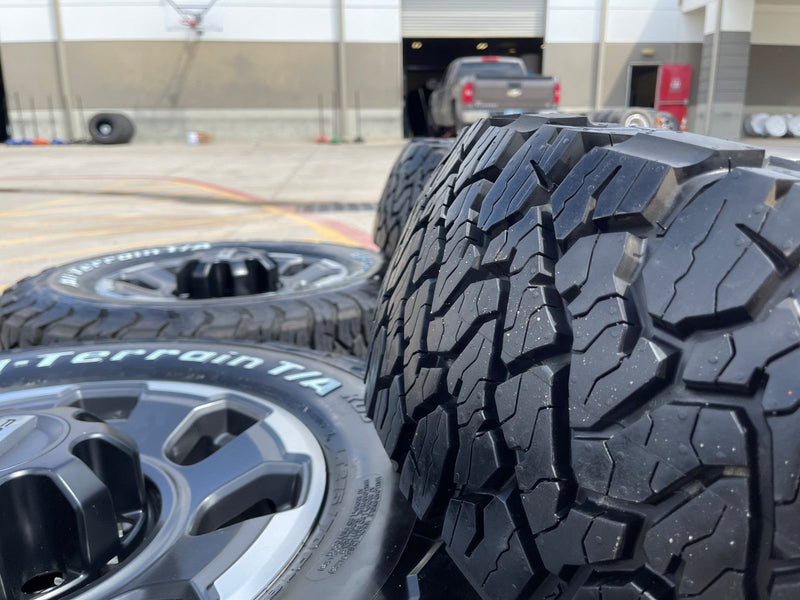 18" Ford F-250 F-350 OEM TREMOR rims wheels 10482 tires BFG KO3 A/T 33" NEW Texas Truck Tire