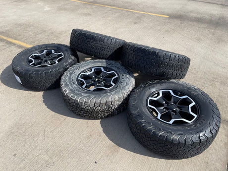 17" Jeep Wrangler Gladiator RUBICON OEM wheels rims tires 9237 black BFG KO2 A/T Texas Truck Tire