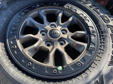 17" Jeep Wrangler 392 Gladiator Rubicon OEM 9304 95240 BEADLOCK wheels rims Texas Truck Tire