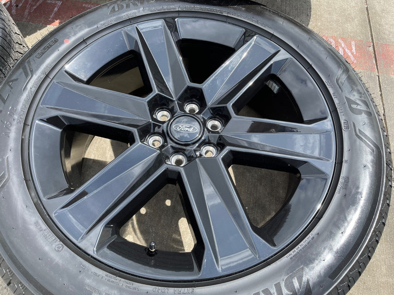 22" Ford F-150 LOBO LARIAT OEM black rims wheels tires Expedition 2026 2027 NEW Texas Truck Tire