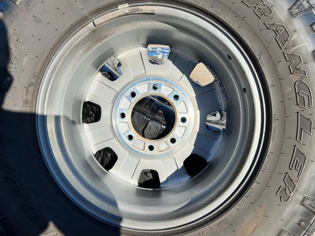 18" Ford F-250 F-350 OEM TREMOR rims wheels 10482 tires 35" DURATRAC R/T Texas Truck Tire