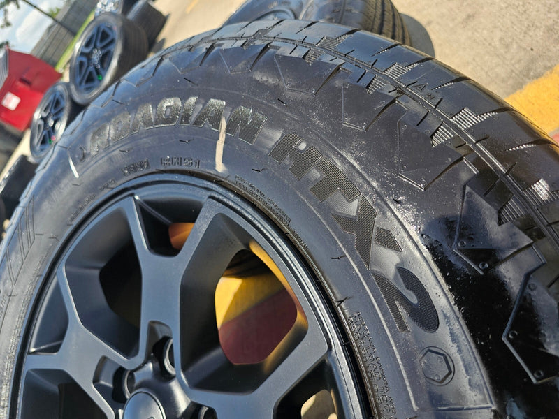 (1) 17" Jeep Wrangler Rubicon OEM 9218 wheel rim Gladiator tire NEXEN HTX2 NEW Texas Truck Tire