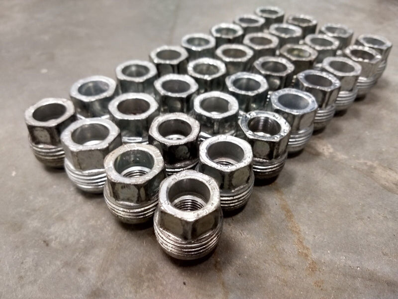 (32) 14x1.5 OEM GM lug nuts open end threaded 2500 3500 Chevy Silverado GMC Texas Truck Tire