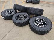 17" Jeep Wrangler Rubicon OEM 95730 9327 wheels rims Gladiator BFG KO2 A/T 35" Texas Truck Tire