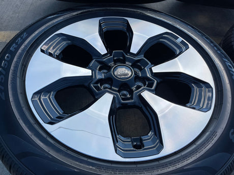 22" Ford F-150 Expedition LIMITED OEM rims wheels 10472 tires PIRELLI Texas Truck Tire