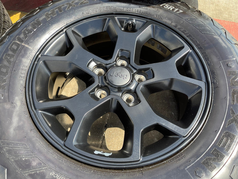(4) 17" Jeep Wrangler Rubicon OEM 9218 wheels rims black Gladiator NEXEN NEW Texas Truck Tire