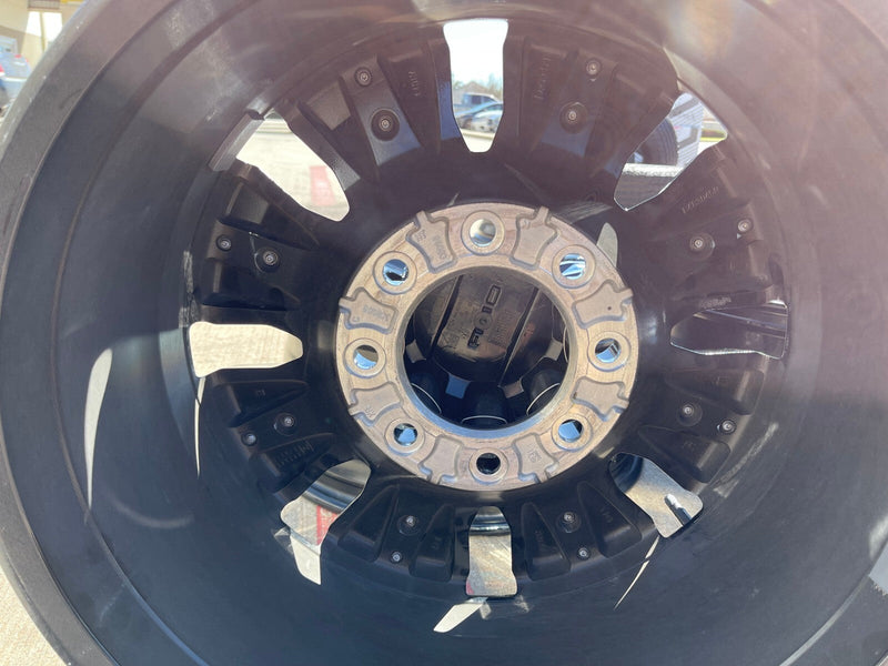 20" Chevy Silverado ULTIMATE 2500 3500 OEM 5958 14138 wheels rims 2025 2026 NEW Texas Truck Tire