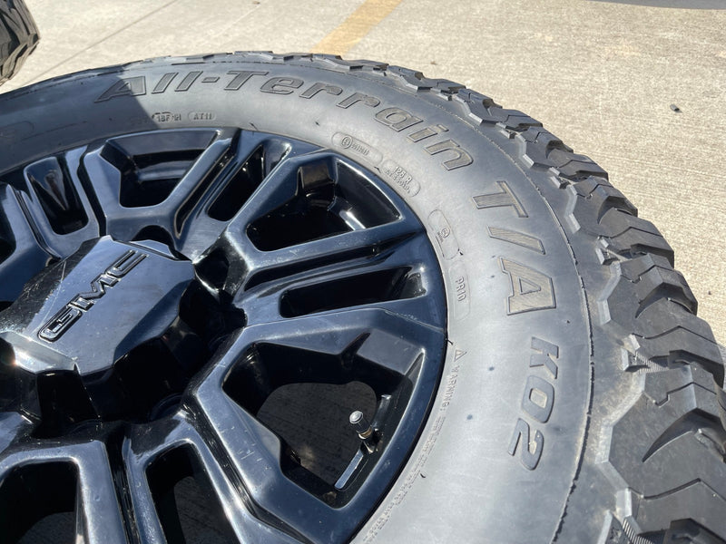 20" GMC Sierra Chevy 2500 OEM 5957 BLACK DIAMOND wheels rims tires BFG 37" Texas Truck Tire