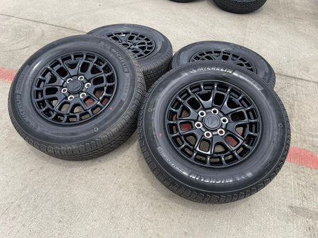 18" Toyota Tundra TSS T FORCE TRD OEM black wheels rims Sequoia 2025 2026 NEW Texas Truck Tire