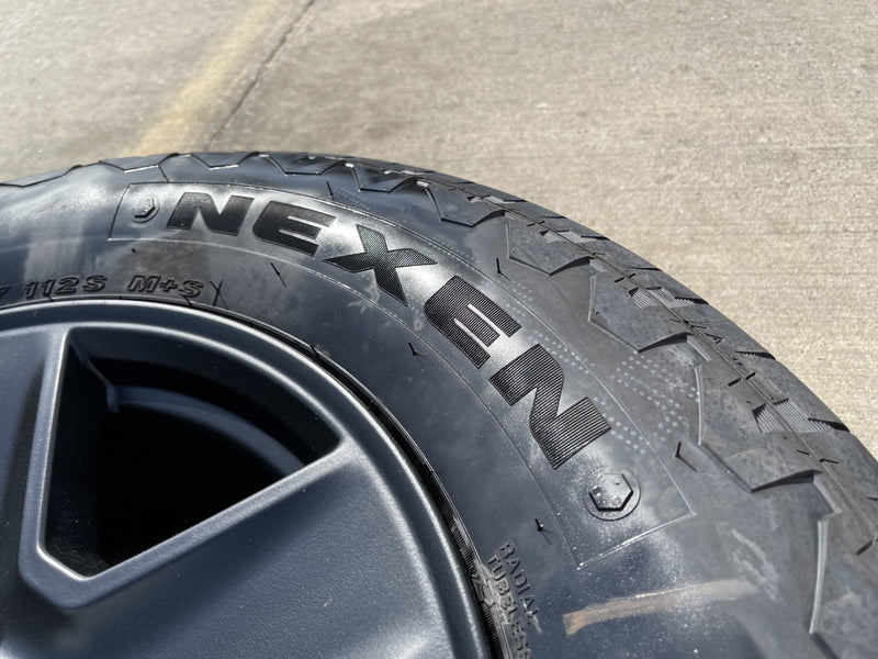 17" Jeep Gladiator BLACK OEM wheels rims 9235 Wrangler 2024 2025 2026 NEW Texas Truck Tire