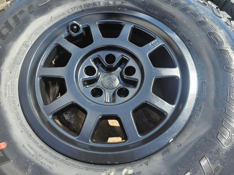 (5) 17" AEV Jeep Wrangler Rubicon OEM Salta wheels rims Gladiator BFG 37" NEW Texas Truck Tire