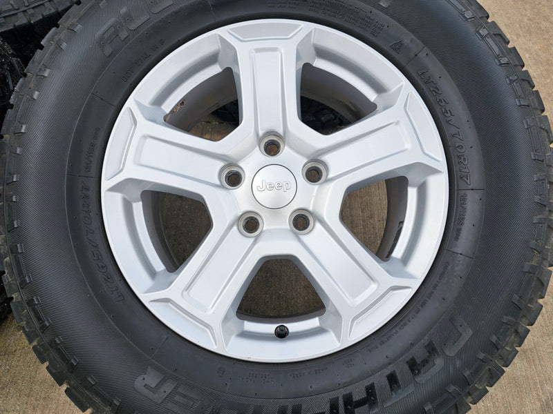 17" Jeep Wrangler Rubicon OEM wheels rims 9216 Gladiator tires A/T Texas Truck Tire