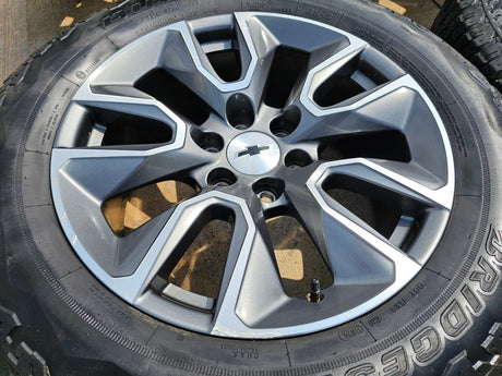 20" Chevy Silverado 1500 Tahoe Suburban OEM 5915 5916 wheels rims DUELER A/T Texas Truck Tire