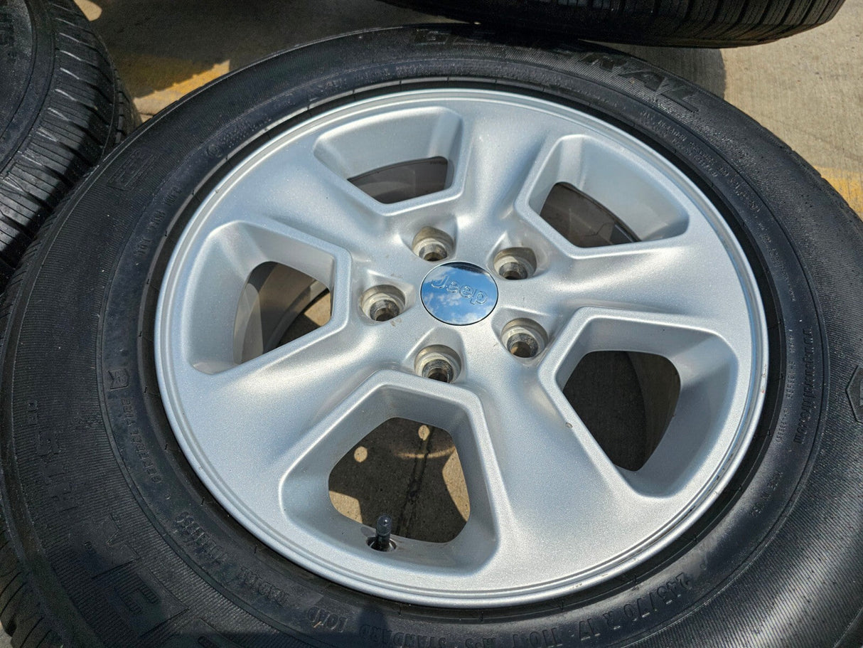 17" Jeep Grand Cherokee OEM wheels rims 9135 tires GENERAL Texas Truck Tire