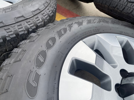 20" Chevy Silverado GMC Sierra AT4 2500 3500 OEM 5960 5947 wheels rims Texas Truck Tire