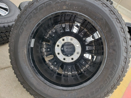 20" GMC Sierra DENALI ULTIMATE 2500 3500 OEM wheels rims 5958 14138 A/T tires Texas Truck Tire
