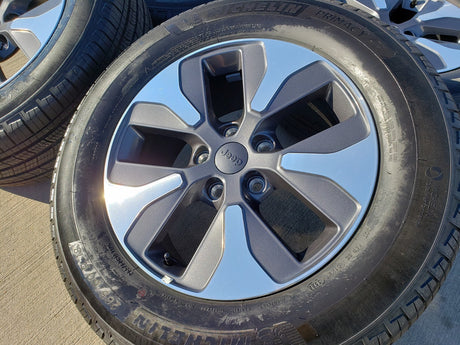 18" Jeep Grand Cherokee L OEM wheels rims 9308 Durango tires MICHELIN Texas Truck Tire