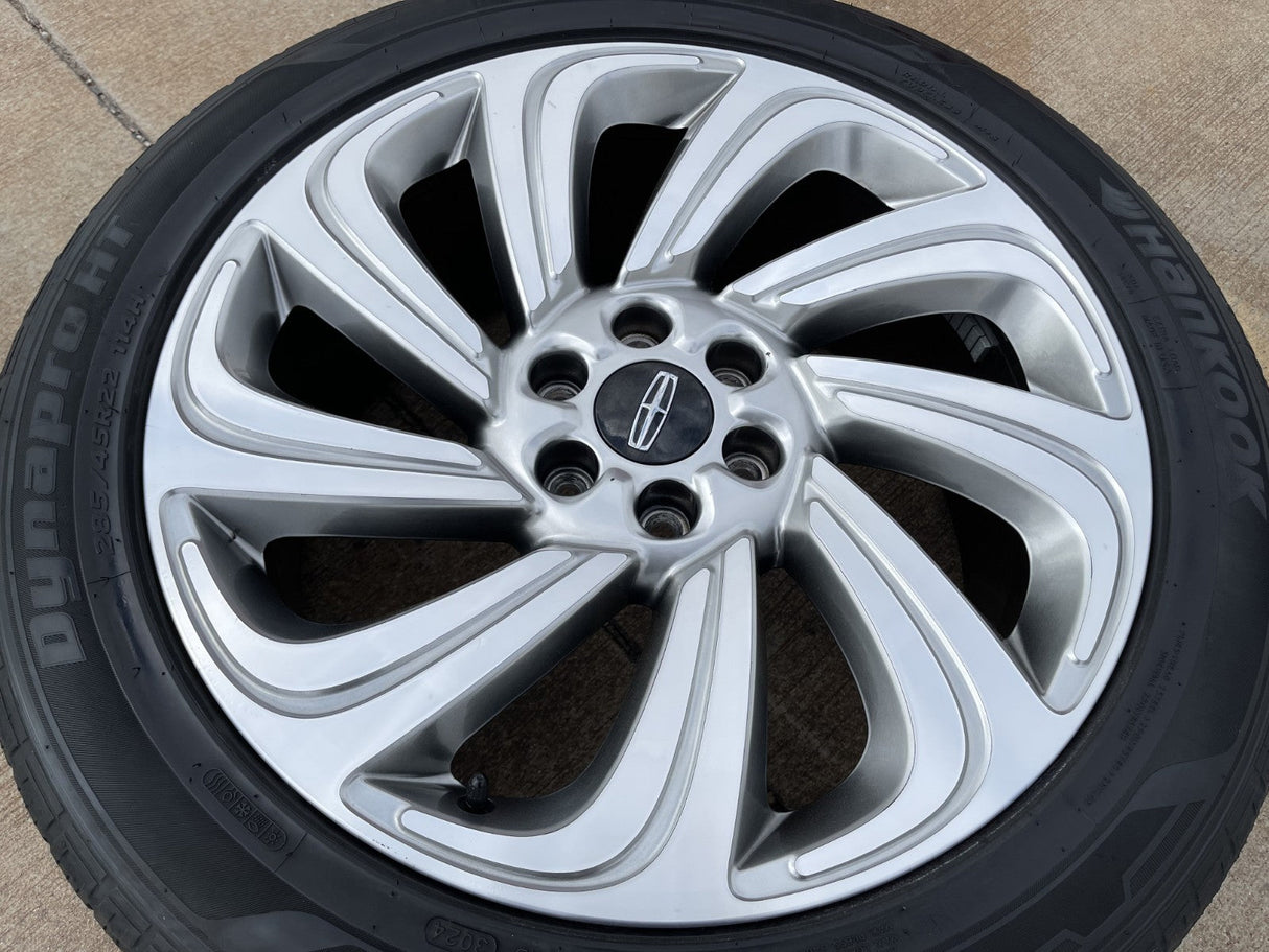 (1) 22" Lincoln Navigator BLACK LABEL OEM 10497 rim wheel 2022 2023 2024 HANKOOK Texas Truck Tire