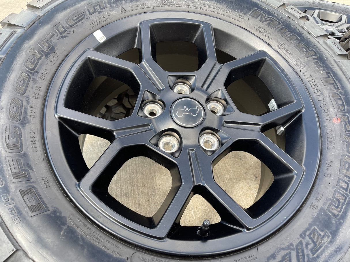 17" Jeep Gladiator OEM wheels rims 9326 95729 Wrangler BFG KM2 Texas Truck Tire