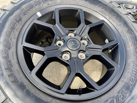 17" Jeep Gladiator OEM wheels rims 9326 95729 Wrangler BFG KM2 Texas Truck Tire