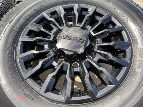 18" Chevy Silverado ALASKAN AT4X 2500 OEM 14031 wheels rims 2024 2025 2026 NEW Texas Truck Tire
