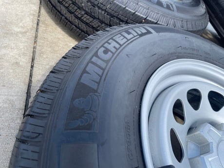17" Chevy Silverado Sierra OEM wheels rims Tahoe Colorado 8130 Canyon MICHELIN Texas Truck Tire