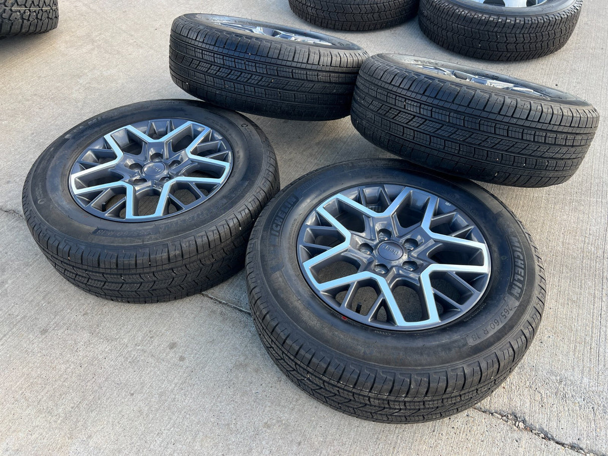 18" Jeep Grand Cherokee OEM wheels rims 9331 Wrangler Gladiator NEW MICHELIN Texas Truck Tire