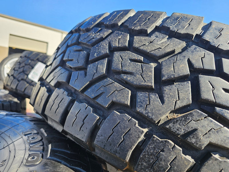 17" Ford F-250 F-350 OEM 10096 TREMOR wheels rims tires TOYO A/T3 34" Texas Truck Tire