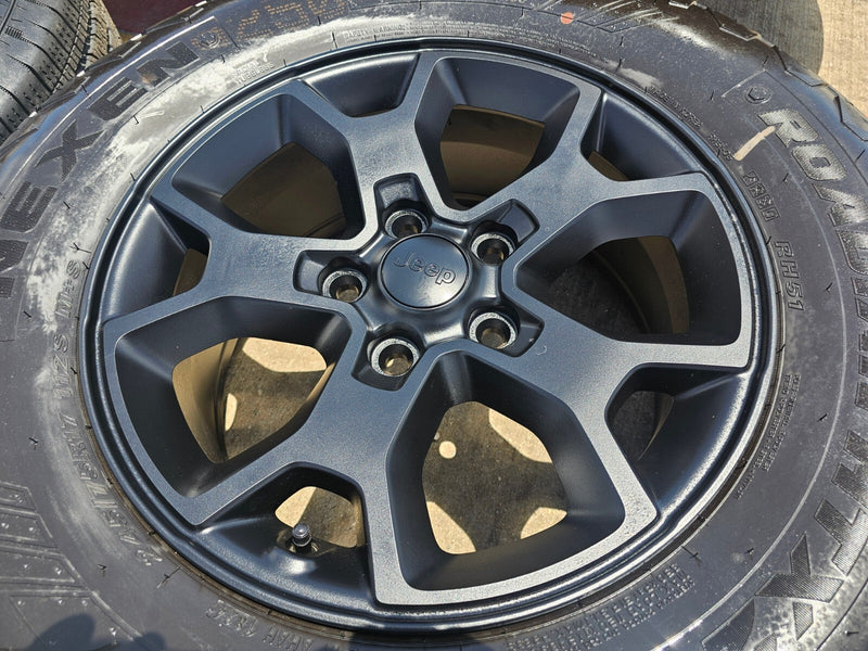 (1) 17" Jeep Wrangler Rubicon OEM 9218 wheel rim Gladiator tire NEXEN HTX2 NEW Texas Truck Tire
