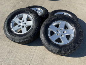 17" Jeep Gladiator OEM wheels rims 9074 Wrangler Kenda Klever A/T Texas Truck Tire
