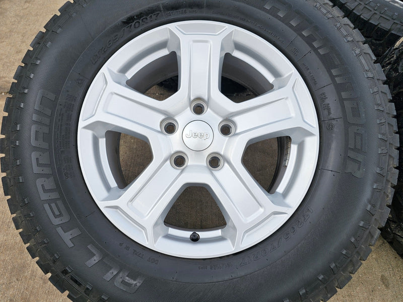 17" Jeep Wrangler Rubicon OEM wheels rims 9216 Gladiator tires A/T Texas Truck Tire