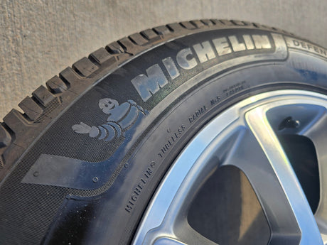 20" GMC Sierra Yukon DENALI OEM wheels rims 5699 5644 MICHELIN DEFENDER LTX M/S2 Texas Truck Tire