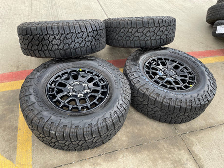 18" Toyota Tundra TSS T FORCE TRD OEM black wheels rims Sequoia 2025 NEW 35" Texas Truck Tire