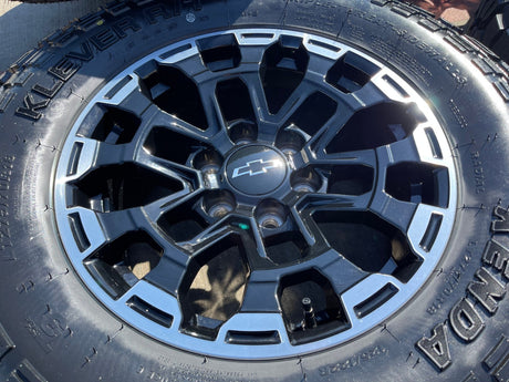 18" Chevy Silverado ZR2 Tahoe TRAIL BOSS Sierra OEM wheels rims tires 2026 NEW Texas Truck Tire
