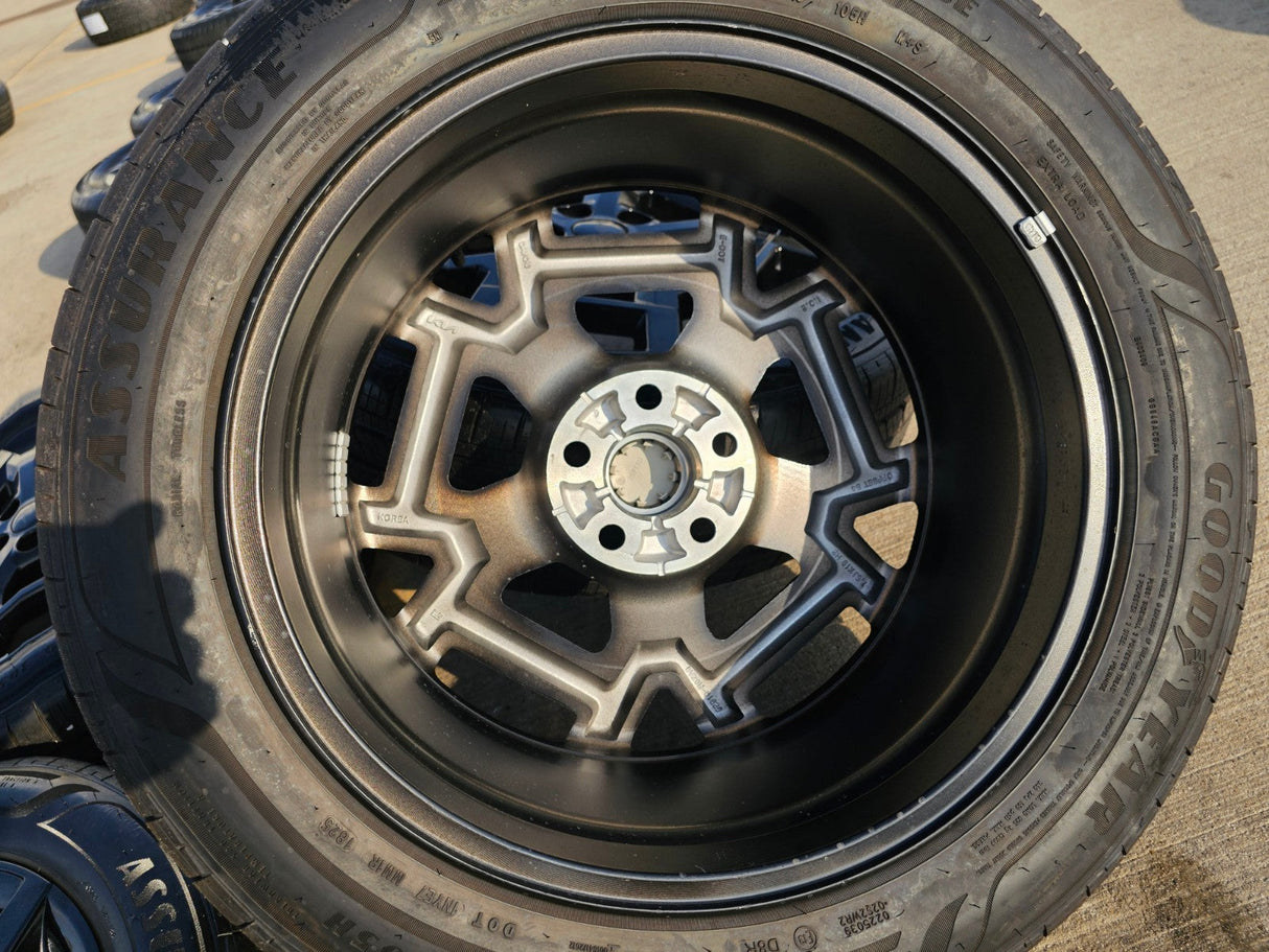 19" Kia Carnival Sorento OEM 94045 wheels rims Stinger K4 K5 2025 2026 NEW Texas Truck Tire