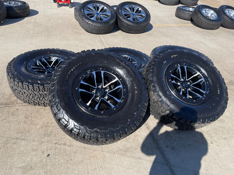 17" Jeep Wrangler 392 Gladiator Rubicon OEM 9329 BEADLOCK wheels rims NEW 35" Texas Truck Tire