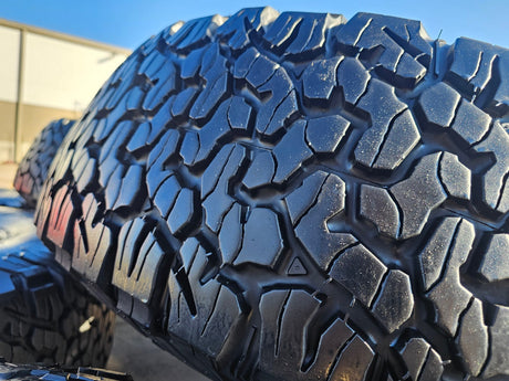 17" Ford Bronco SASQUATCH wheels rims BEADLOCK 10388 Ranger BFG KO2 A/T 37" Texas Truck Tire