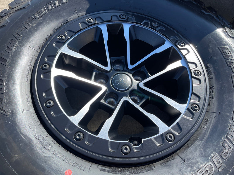 17" Jeep Wrangler 392 Gladiator Rubicon OEM 9329 BEADLOCK wheels rims NEW 35" Texas Truck Tire