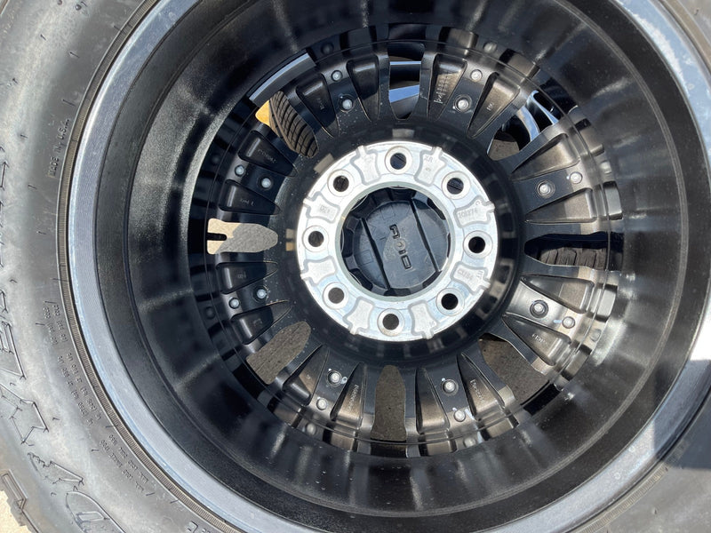 20" GMC Sierra AT4X 2500 3500 OEM wheel rim 5958 14138 Chevy Silverado Texas Truck Tire