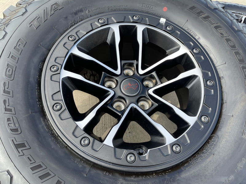 17" Jeep Wrangler 392 Gladiator Rubicon OEM 9329 BEADLOCK wheels rims NEW 35" Texas Truck Tire