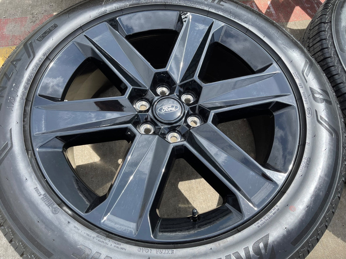 22" Ford F-150 LOBO LARIAT OEM black rims wheels tires Expedition 2026 2027 NEW Texas Truck Tire