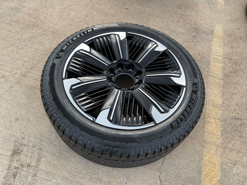 24" Cadillac Escalade IQ EV OEM 8x165 wheel rim Hummer 2500 2025 MICHELIN NEW Texas Truck Tire