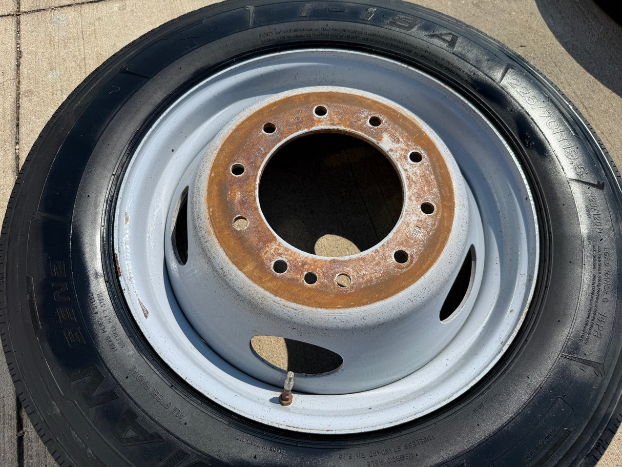 19.5" Ford F-450 Dually F-550 rim RAM 4500 OEM 10x225 spare Texas Truck Tire