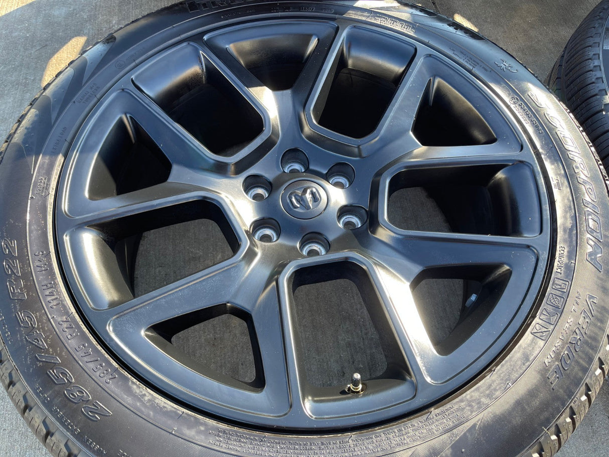 22" Dodge Ram 1500 OEM LIMITED Laramie wheels rims black 2725 2684 PIRELLI NEW Texas Truck Tire
